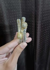 Ad Bangles Set