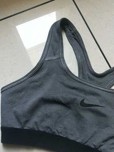 S Nike Sports Bra