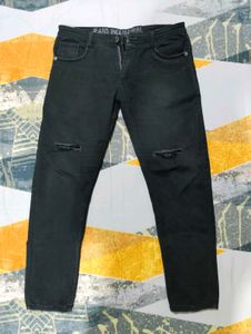 Men's Black Cotton Jeans (Ripped Pattern)