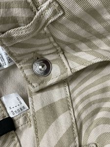 H&amp;M low waisted flared jeans very good condition