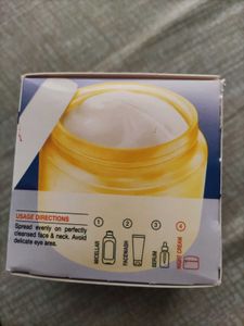 Garnier Vitamin C Sleeping Mask