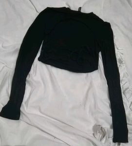 Black Long Sleeve Crop Top
