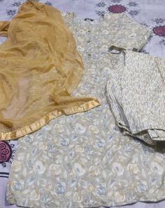 Beautiful Floral Kurta Set With lace  Dupatta