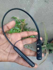 ROCKER Wireless Neckband