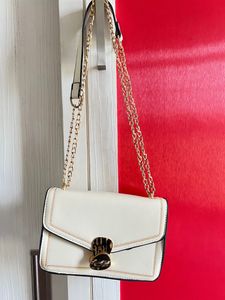 White Sling Bag 🤍