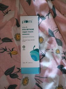 Plum Cica & HYA-Betaine Vegan Mucin Essence