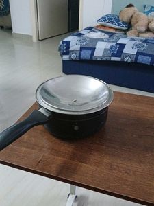 Sauce Pan ( non-stick) with lid