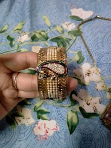 Vintage Gold Tone Jewelry Set