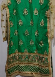 Pakistani Kurta With Dupatta And Patiyala