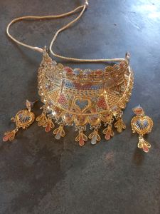 New Gold Pleated Nacklace Jewellery Set Pack Of 1