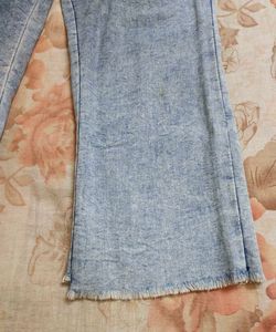 Wide Leg Acid Wash Jeans 💙