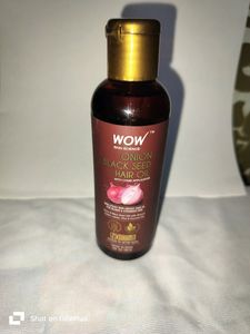 Wow Onion Hair Oil For Hair Fall Control - With Black Seed Oil Extracts.     Comes Without Comb Applicator, New With Tag (Unused) 100 Ml