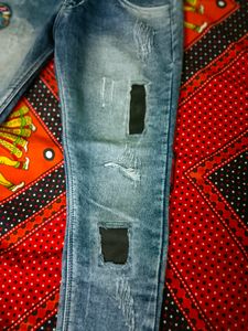 High waist Jean&#39;s | With 4 Buttons | Ripped | Ankle Length | Casual