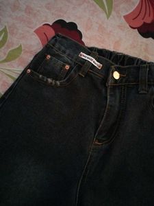 Baggy denim jeans