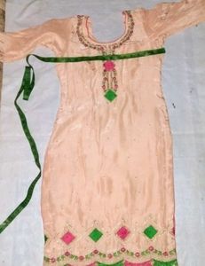 Silky Suith Pathani