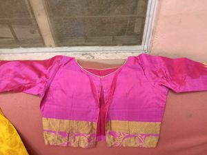 PinkBlouse+EmbroideredDupatta Set For YellowLeheng
