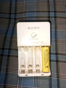 AA Batteries Charger