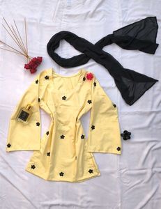 Floral Corset Kurti With Scarf 💛