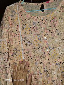 A classy elegant Floral Print Top