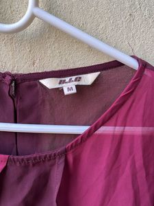 SET Of 2 brand new top 😍