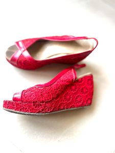Wedges Red Colour