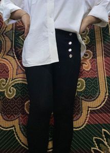 Combo Of Black Skinny Jeans With White Shirt