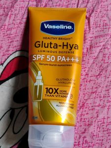 Vaseline Gluta Hya Spf50pa+++ Sunscreen