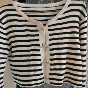 black n white sweater top