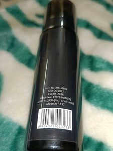 Hilary Rhoda Makeup Fixer