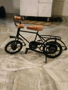 Showpiece Metal Cycle