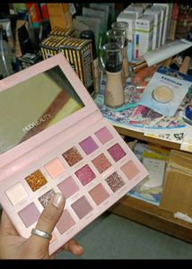 Huda Beauty Nude Eye Shadow