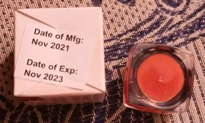 Callesta strawberry lip balm