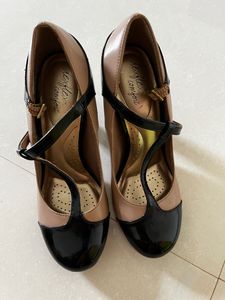 High Heels 👠 In Color Nude And Black