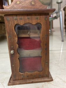 Wooden Beautiful Key Holder