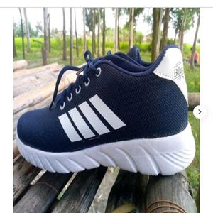 Sports shoe for men