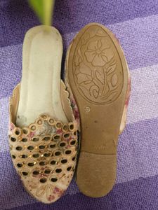 Jaipuri Floral embellised Flats