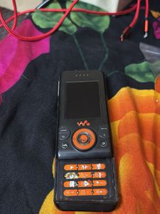 Vintage Sony Ericson W580i