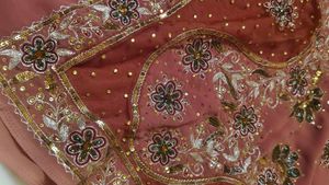 aari tari  work 💯  Saree available  need dryclean