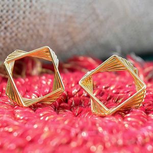 Modern Chic Earrings – Effortlessly Elevate