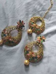 Multicolored Earings With Tikka