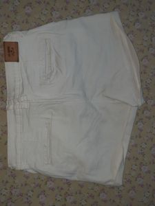 White Women&#39;s Shorts