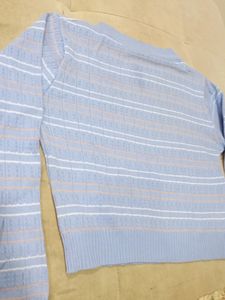 Cute Light Blue Lined Crop Top For College Girls