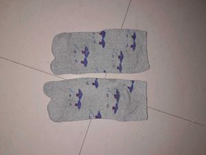 Patterned Split-Toe Socks