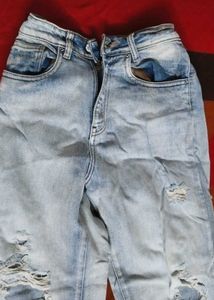 Fashionable Stretchable Jeans For Girls...