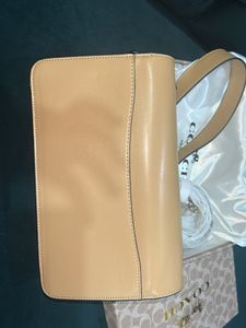 Coach  (first Copy ) Bag In Beige Colour