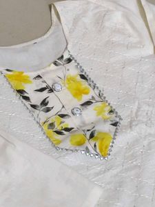 Elegant White Floral Kurta Set