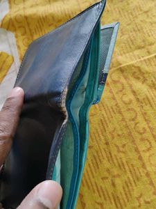 Stylish Wallet with 9 Card Slots