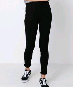 Black Skinny Jeans