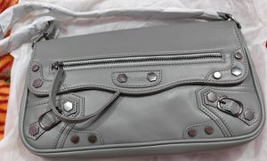 Iykyk Greay Metal Design Shoulder Bag