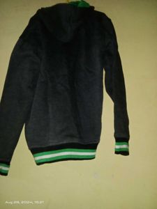 Gray &amp; Green Zip-Up Hoodie🎉